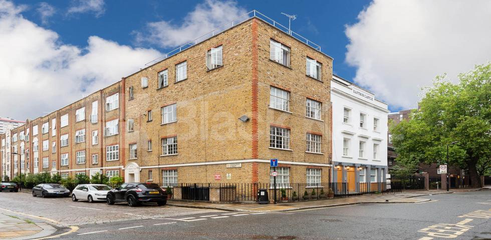 Beautiful three double bedroom flat Cranleigh Street, Camden